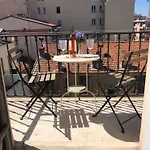 Lovely Appartment With 2 Bedrooms Nice Liberation