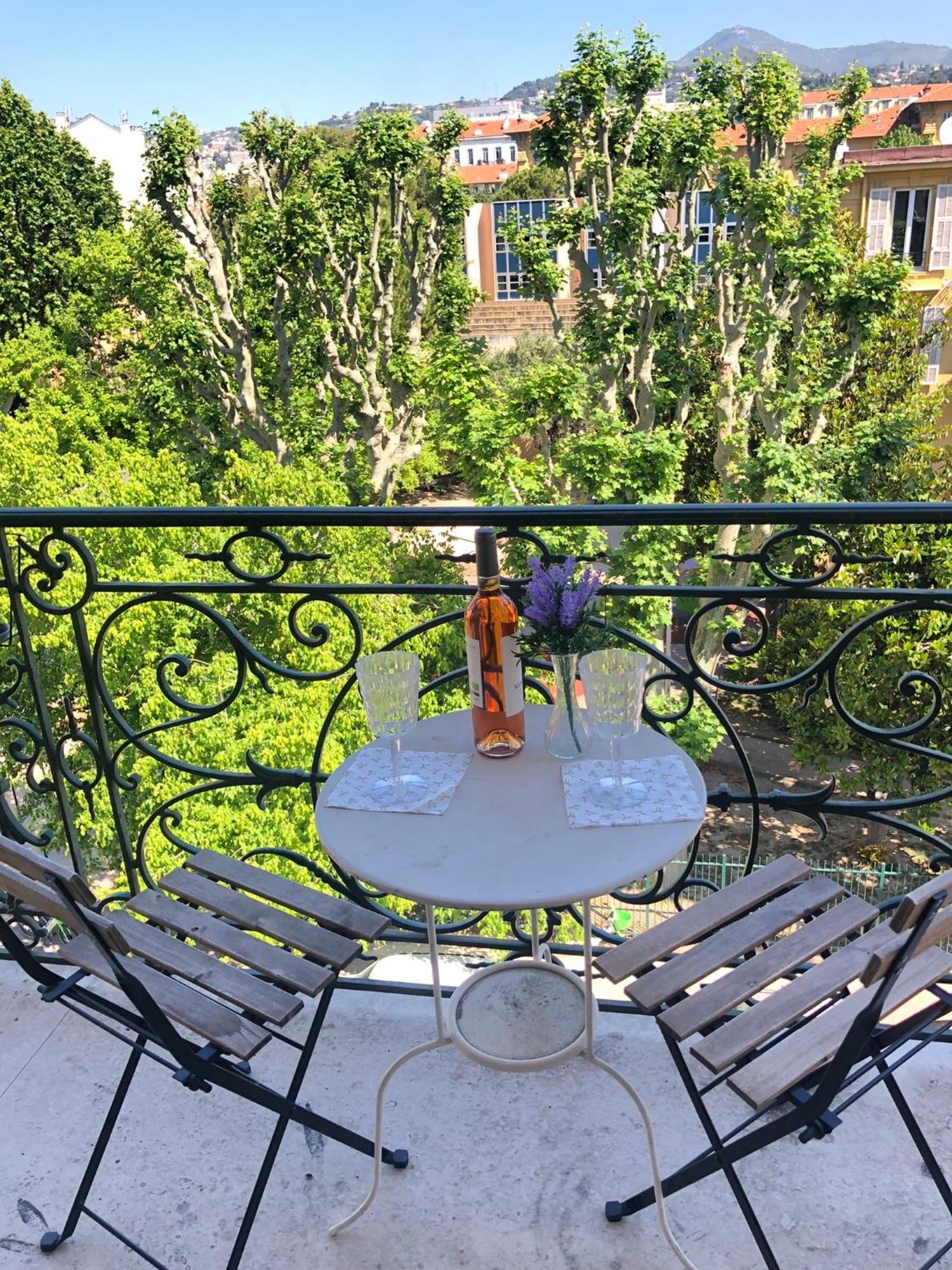 Lovely With 2 Bedrooms Liberation Lejlighed Nice